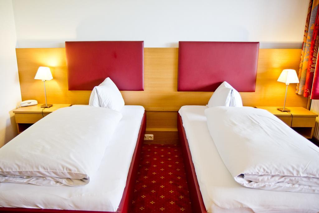 Gasthof-Hotel Bramosen Weyregg Værelse billede