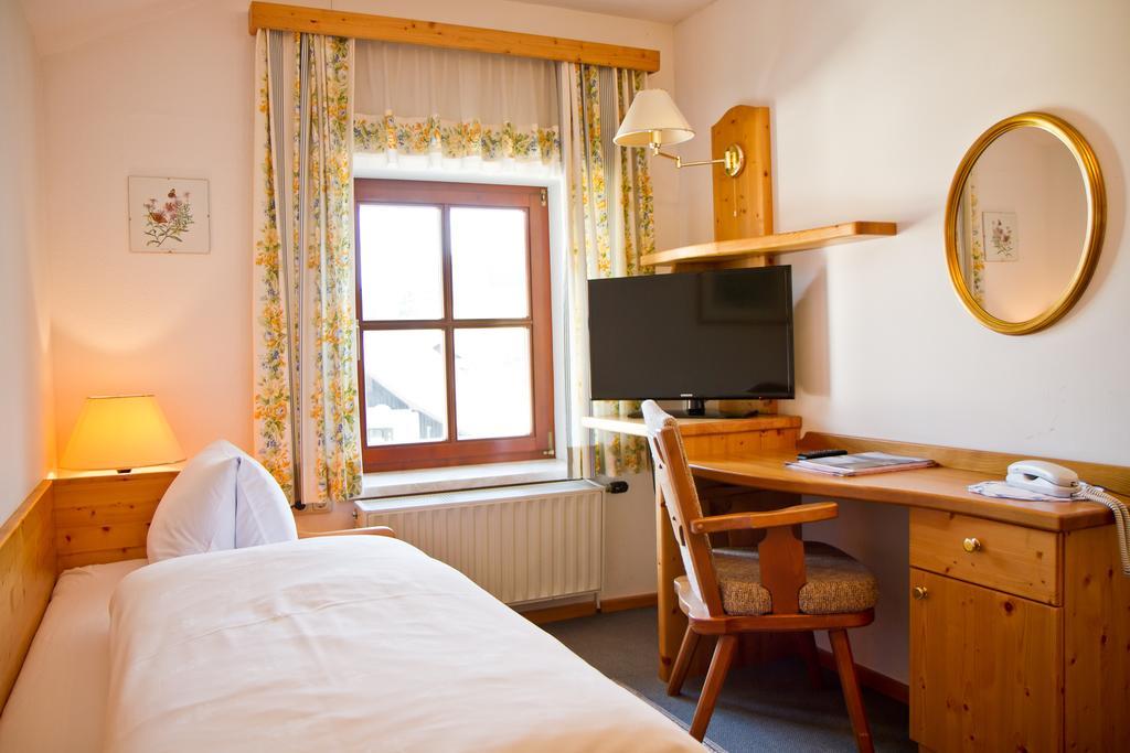 Gasthof-Hotel Bramosen Weyregg Værelse billede